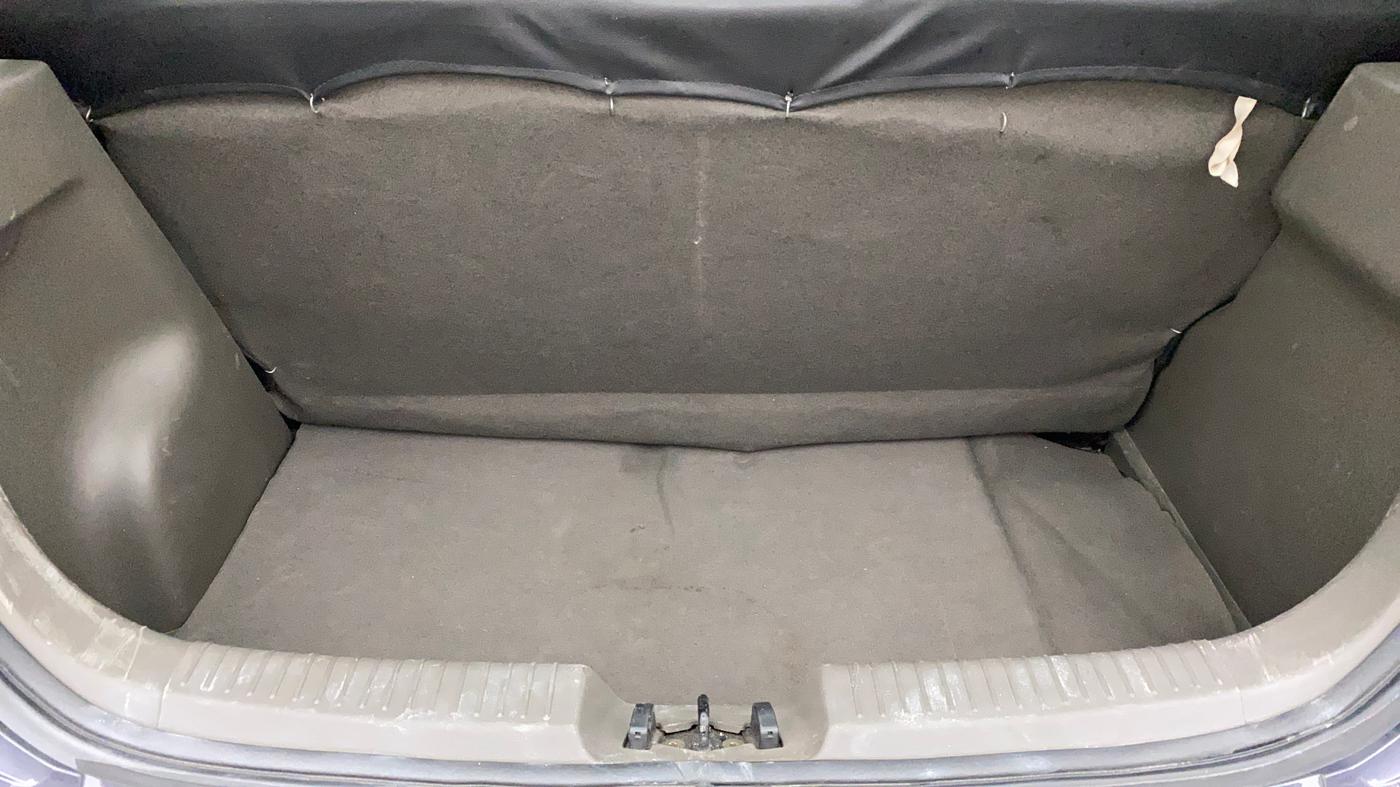 2014 Hyundai i10 MAGNA 1.1, Petrol, Manual, 64,274 km, Boot Inside