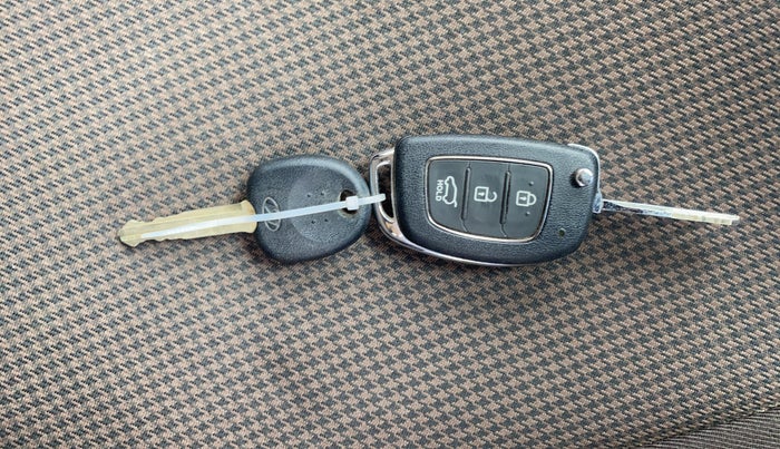 2012 Hyundai i20 SPORTZ 1.2, Petrol, Manual, 1,09,371 km, Key Close Up