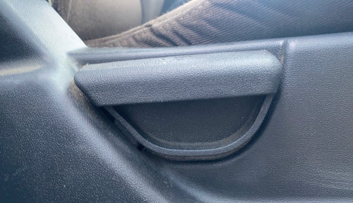 2012 Hyundai i20 SPORTZ 1.2, Petrol, Manual, 1,09,371 km, Driver Side Adjustment Panel