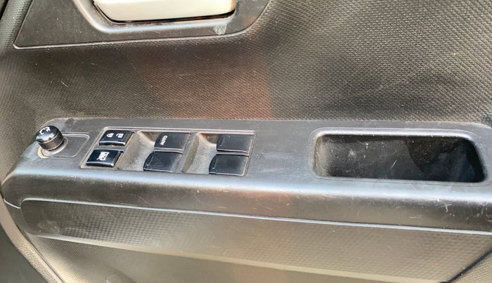 2020 Maruti New Wagon-R VXI 1.2, Petrol, Manual, 33,645 km, Driver Side Door Panels Control