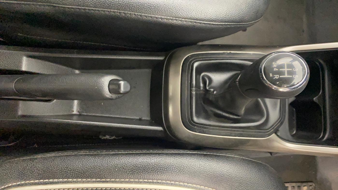 2018 Maruti IGNIS SIGMA 1.2, Petrol, Manual, 49,903 km, Gear Lever