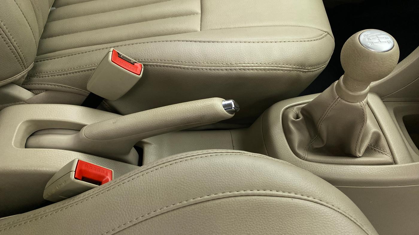 2017 Maruti Swift Dzire VXI OPT, Petrol, Manual, 61,258 km, Gear Lever