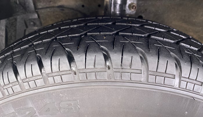 2017 Maruti Swift Dzire VXI OPT, Petrol, Manual, 61,258 km, Left Front Tyre Tread