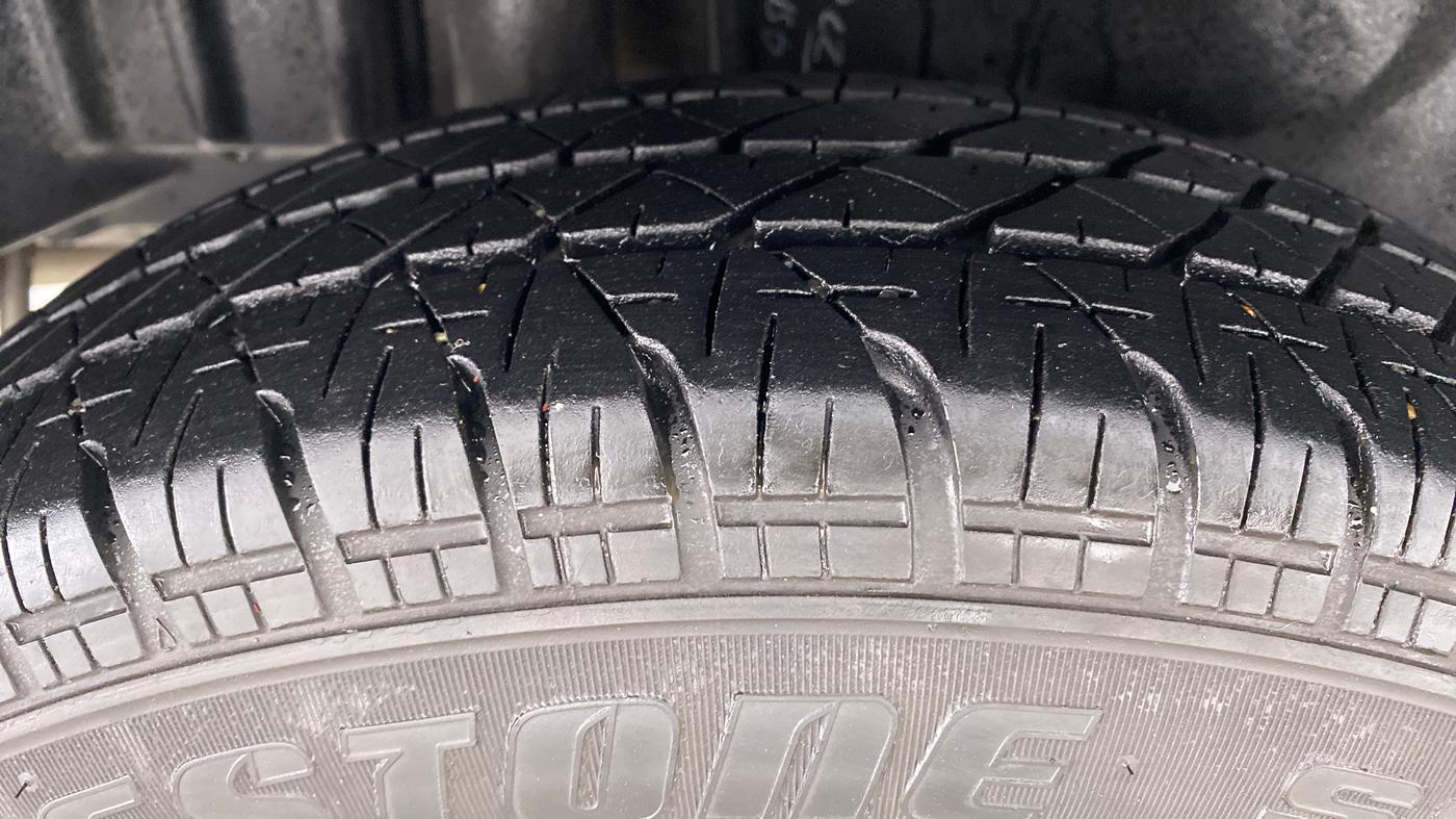 2017 Maruti Swift Dzire VXI OPT, Petrol, Manual, 61,258 km, Right Rear Tyre Tread