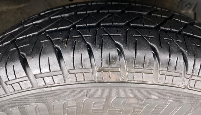 2017 Maruti Swift Dzire VXI OPT, Petrol, Manual, 61,258 km, Right Front Tyre Tread