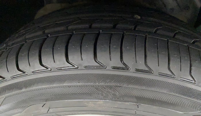 2018 Ford FREESTYLE TITANIUM 1.2 PETROL, Petrol, Manual, 54,017 km, Right Front Tyre Tread