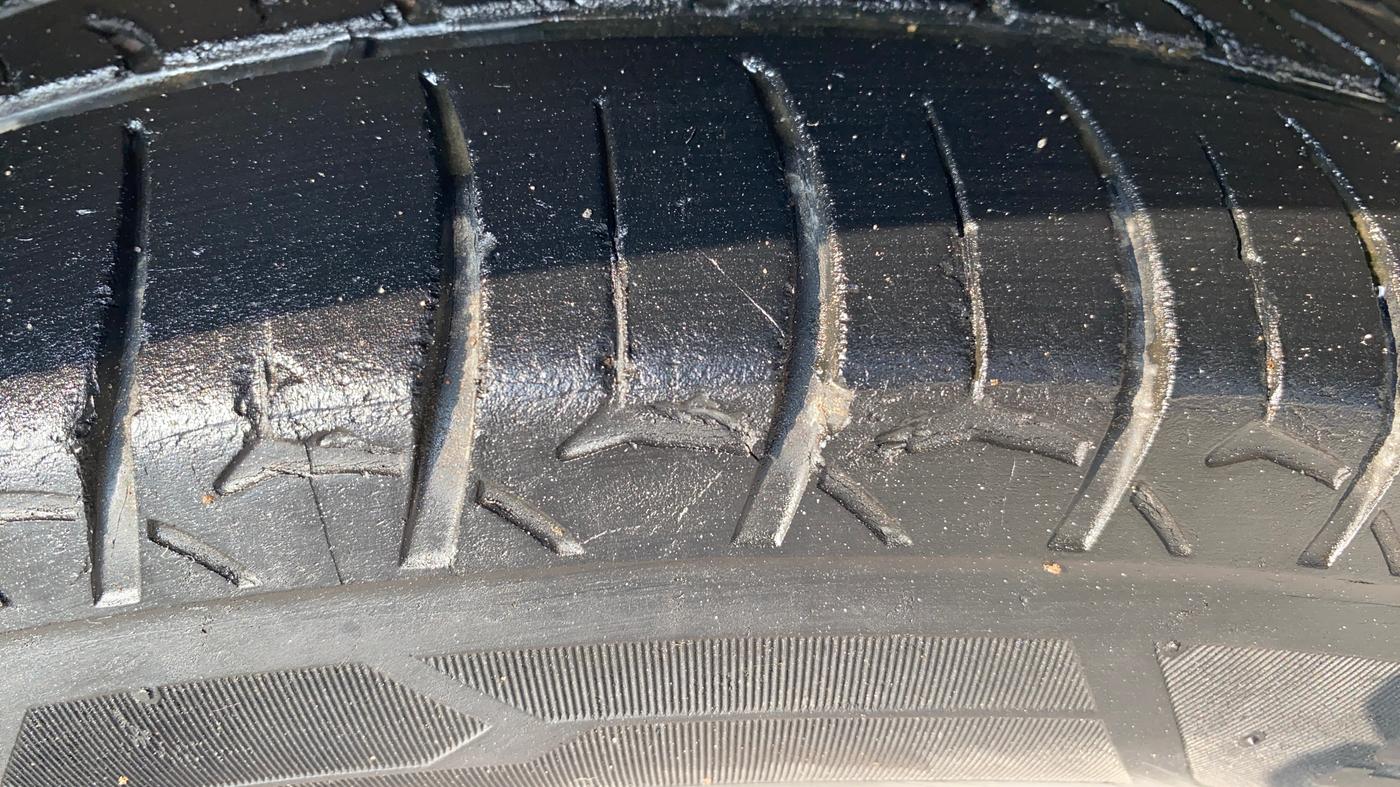 2020 Toyota YARIS VX CVT, Petrol, Automatic, 77,912 km, Left Front Tyre Tread