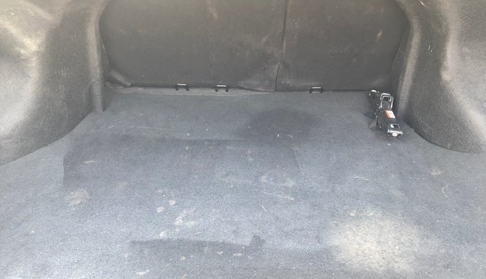 2020 Toyota YARIS VX CVT, Petrol, Automatic, 77,809 km, Boot Inside