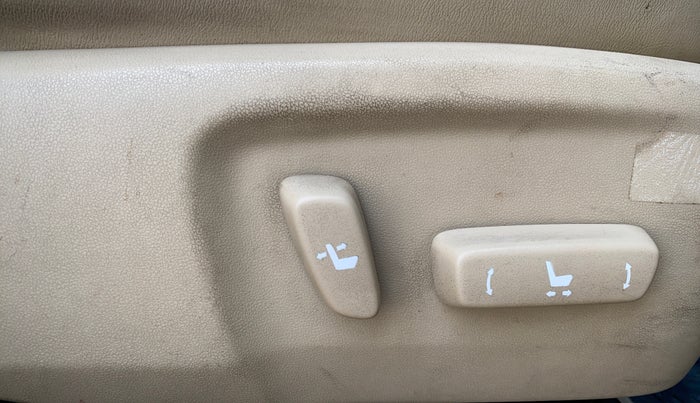 2020 Toyota YARIS VX CVT, Petrol, Automatic, 77,809 km, Driver Side Adjustment Panel