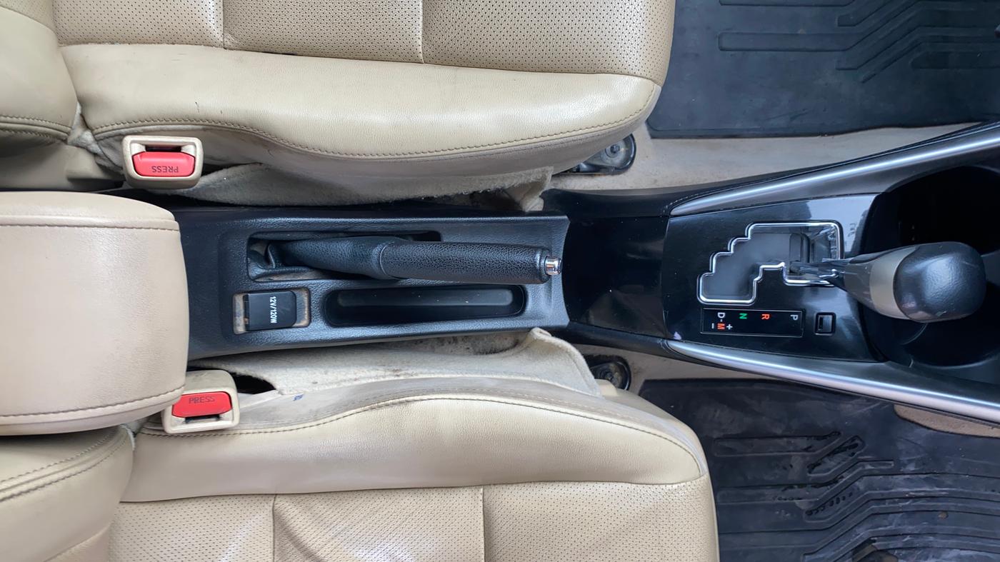 2020 Toyota YARIS VX CVT, Petrol, Automatic, 77,912 km, Gear Lever