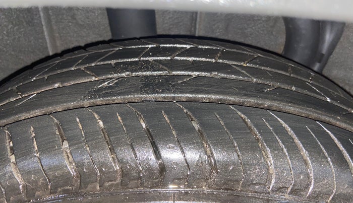 2022 Nissan MAGNITE XE, Petrol, Manual, 82,451 km, Right Rear Tyre Tread
