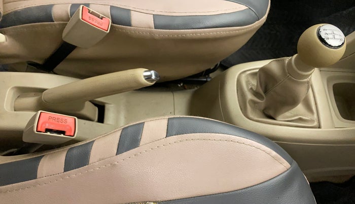 2014 Maruti Ertiga ZDI, Diesel, Manual, 86,372 km, Gear Lever