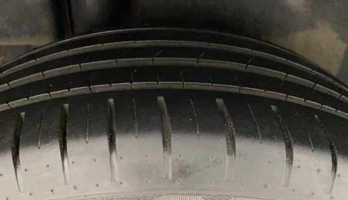2019 Maruti Ciaz ALPHA 1.5 SHVS PETROL, Petrol, Manual, 25,099 km, Right Rear Tyre Tread
