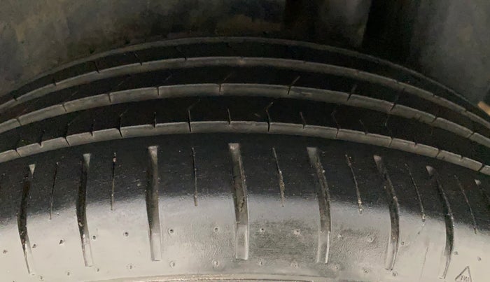 2019 Maruti Ciaz ALPHA 1.5 SHVS PETROL, Petrol, Manual, 25,099 km, Left Rear Tyre Tread