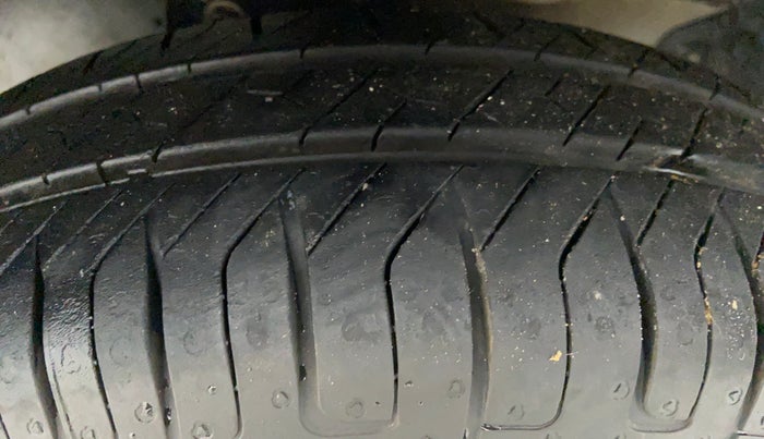 2019 Maruti Eeco 5 STR CNG WITH AC PLUSHTR, CNG, Manual, 27,469 km, Left Front Tyre Tread