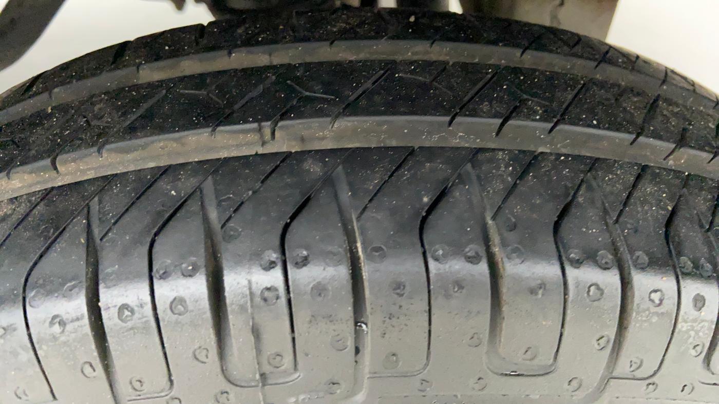 2019 Maruti Eeco 5 STR CNG WITH AC PLUSHTR, CNG, Manual, 27,469 km, Left Rear Tyre Tread