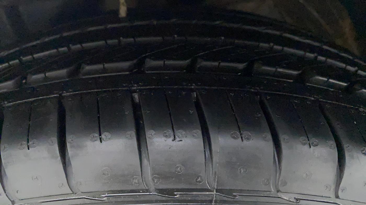 2019 MG HECTOR SHARP DCT PETROL, Petrol, Automatic, 50,945 km, Right Rear Tyre Tread