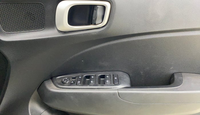 2019 Hyundai VENUE SX PLUS 1.0 TURBO DCT, Petrol, Automatic, 99,091 km, Driver Side Door Panels Control