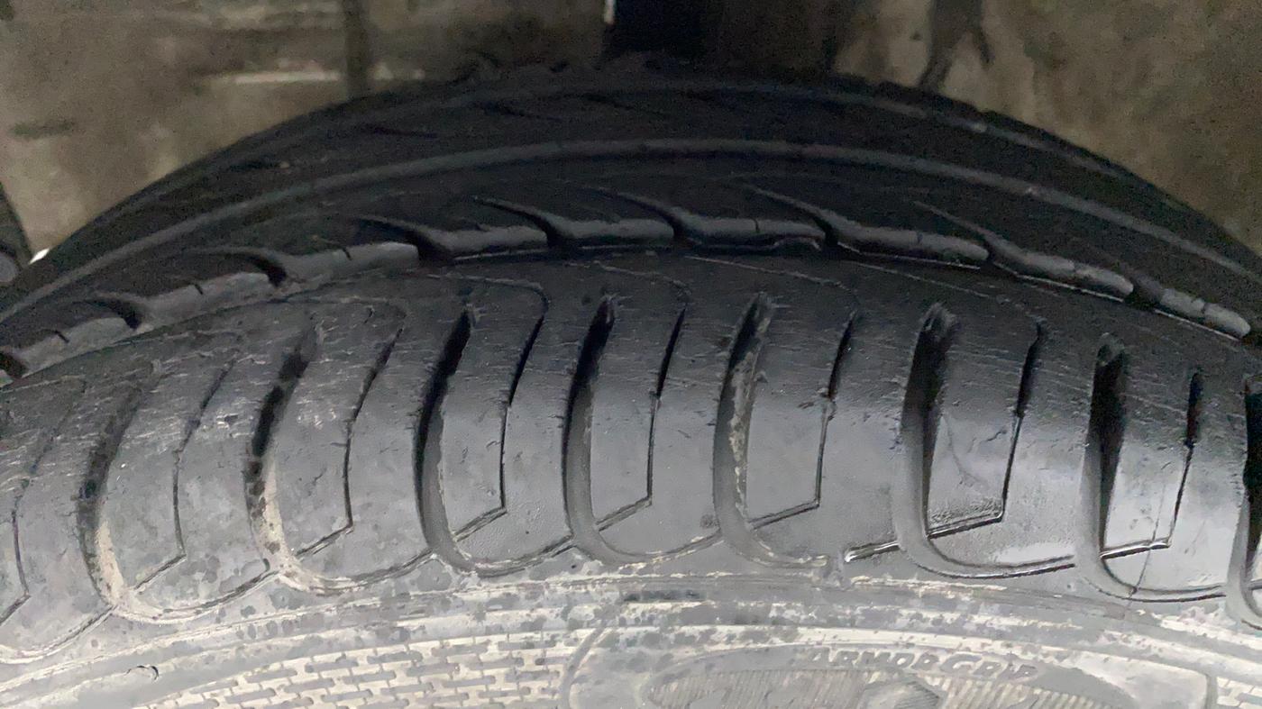 2011 Toyota Etios G SP, Petrol, Manual, 70,272 km, Left Front Tyre Tread