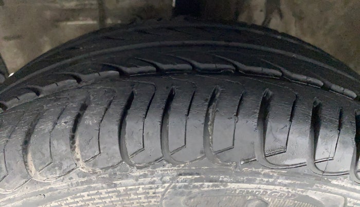 2011 Toyota Etios G SP, Petrol, Manual, 70,272 km, Left Front Tyre Tread