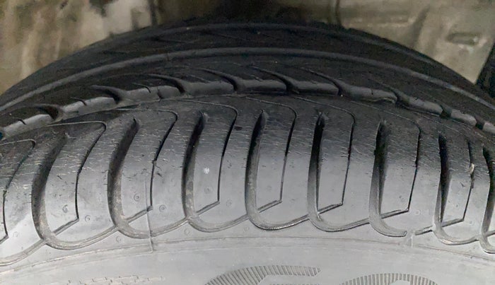 2011 Toyota Etios G SP, Petrol, Manual, 70,272 km, Right Front Tyre Tread