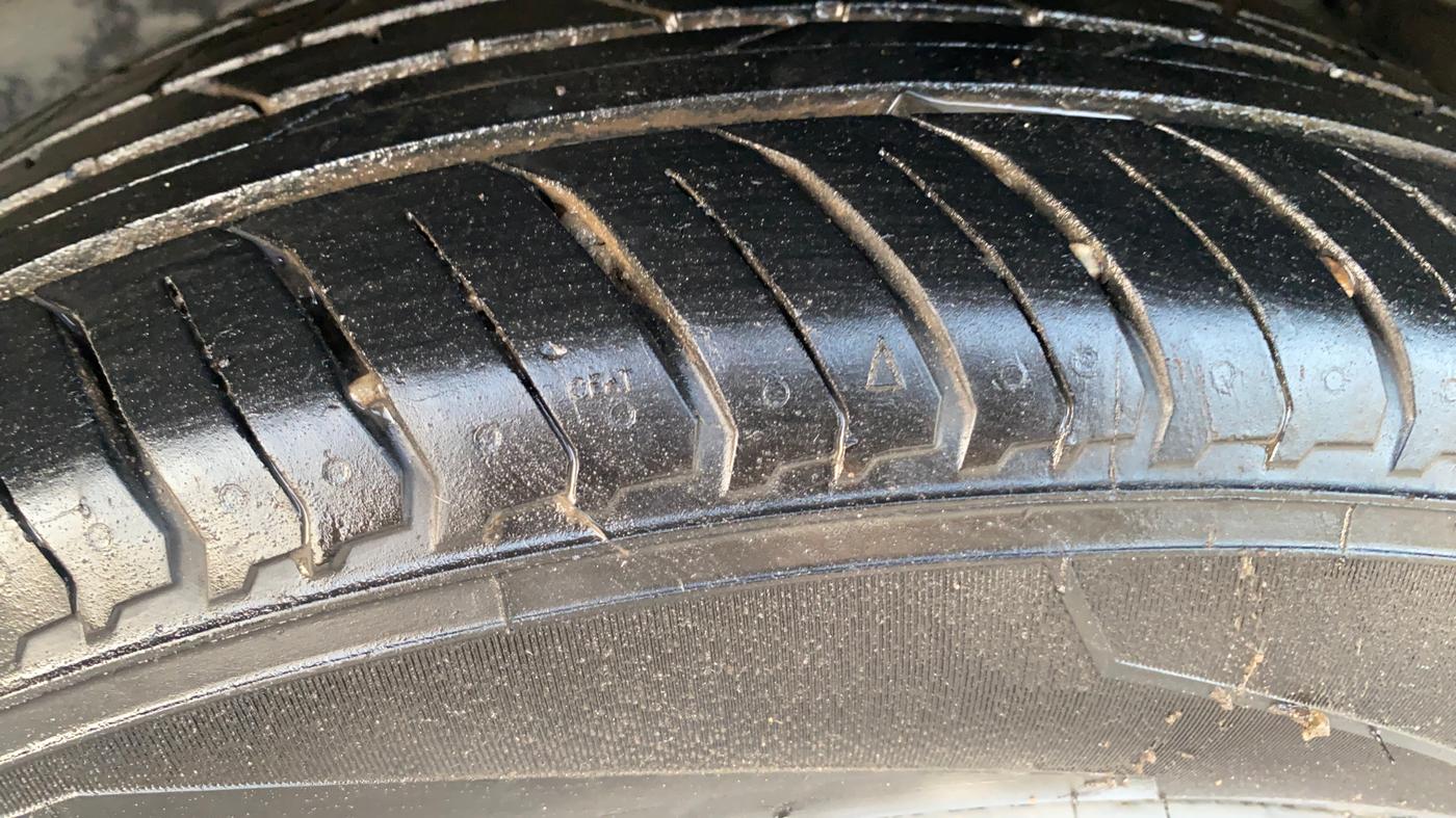 2018 Tata NEXON XM PETROL, Petrol, Manual, 96,110 km, Left Rear Tyre Tread