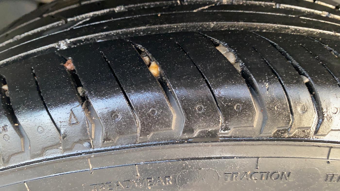 2018 Tata NEXON XM PETROL, Petrol, Manual, 96,110 km, Right Rear Tyre Tread