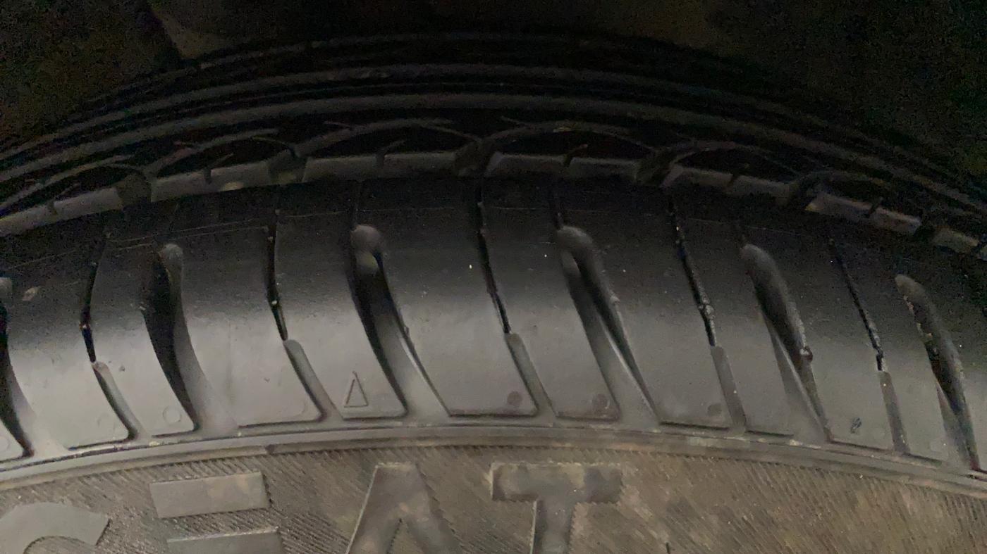 2018 Hyundai Grand i10 MAGNA AT 1.2 KAPPA VTVT, Petrol, Automatic, 16,844 km, Left Front Tyre Tread