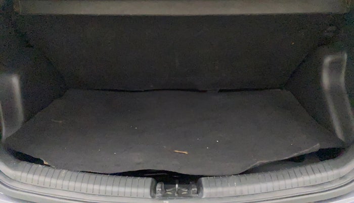 2018 Hyundai Grand i10 MAGNA AT 1.2 KAPPA VTVT, Petrol, Automatic, 16,844 km, Boot Inside