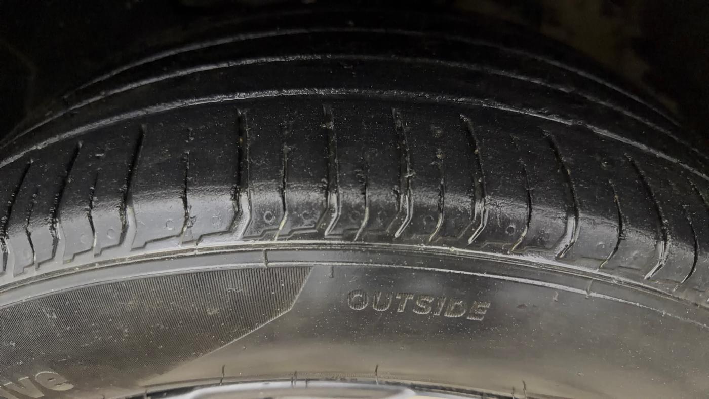 2019 Hyundai VENUE SX 1.0 TURBO, Petrol, Manual, 1,23,025 km, Left Front Tyre Tread