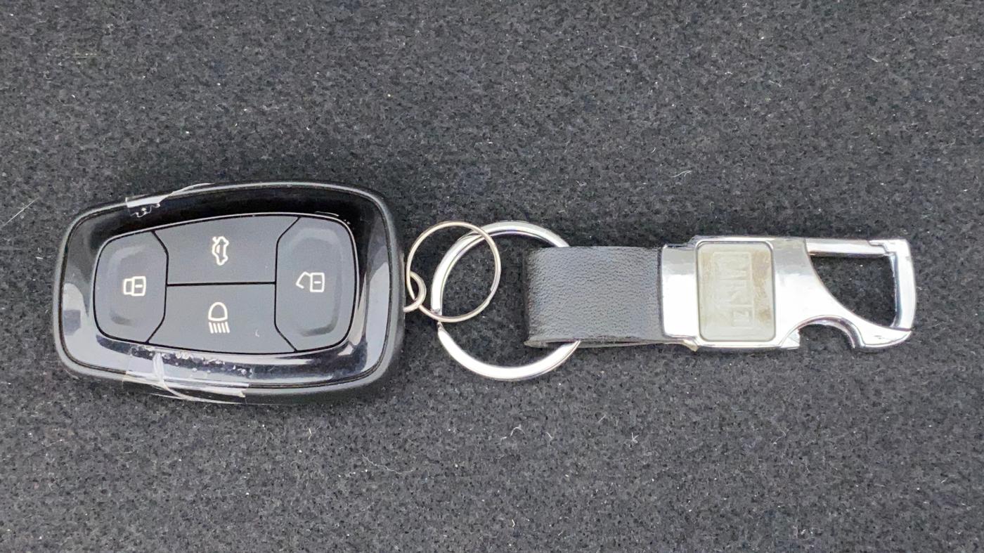 2021 Tata ALTROZ XZ PETROL, Petrol, Manual, 9,172 km, Key Close Up