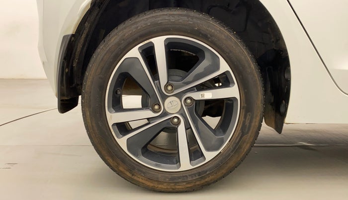 2021 Tata ALTROZ XZ PETROL, Petrol, Manual, 9,172 km, Right Rear Wheel
