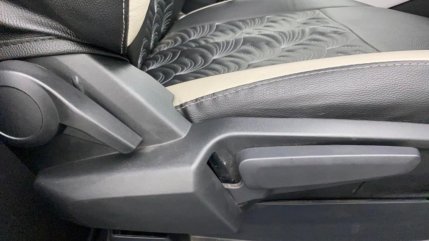 2021 Tata ALTROZ XZ PETROL, Petrol, Manual, 9,172 km, Driver Side Adjustment Panel