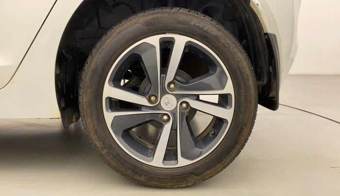 2021 Tata ALTROZ XZ PETROL, Petrol, Manual, 9,172 km, Left Rear Wheel