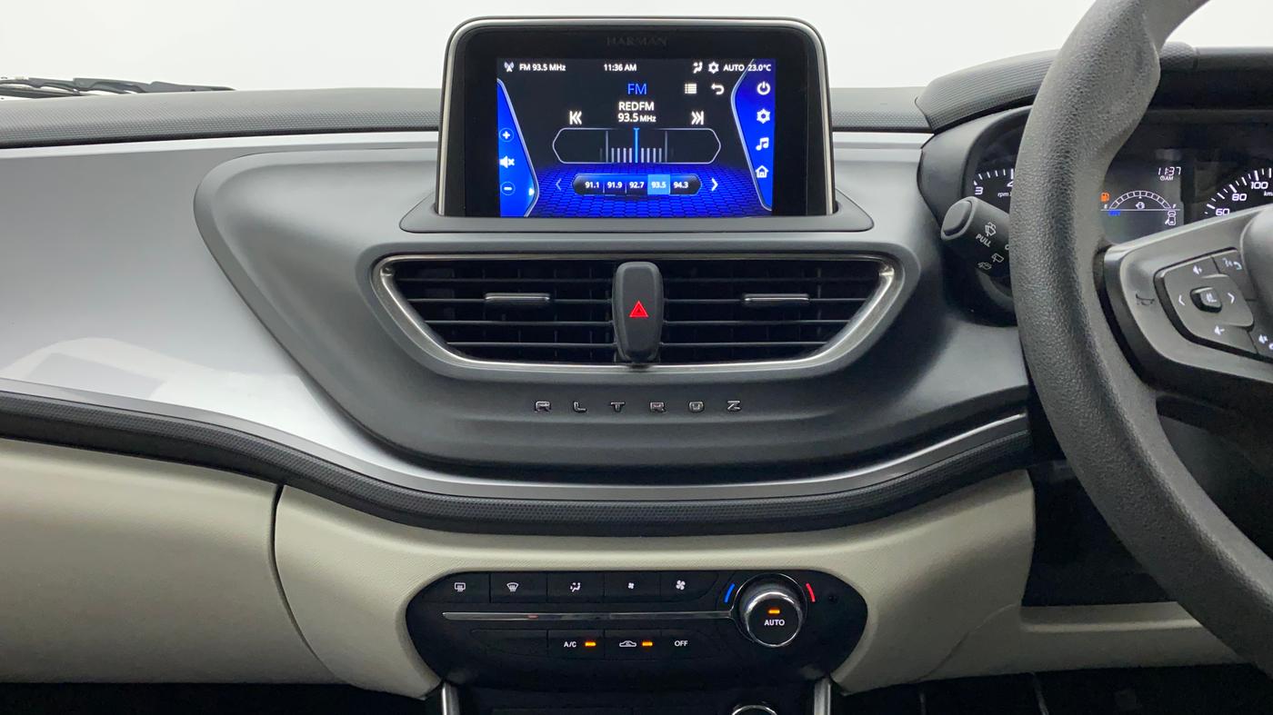2021 Tata ALTROZ XZ PETROL, Petrol, Manual, 9,172 km, Air Conditioner