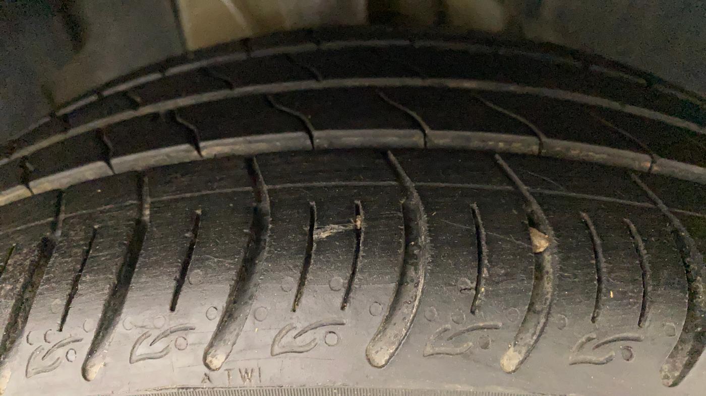 2021 Tata ALTROZ XZ PETROL, Petrol, Manual, 9,172 km, Right Front Tyre Tread