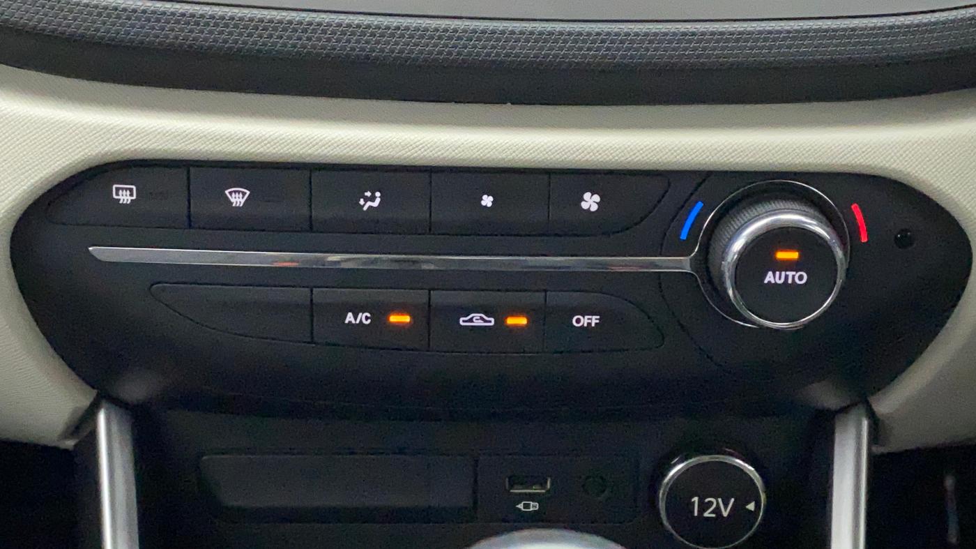 2021 Tata ALTROZ XZ PETROL, Petrol, Manual, 9,172 km, Automatic Climate Control