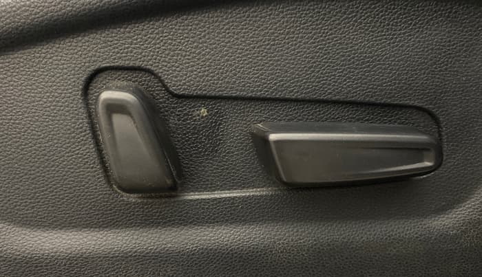 2018 Hyundai Creta SX (O) 1.6 PETROL, Petrol, Manual, 90,709 km, Driver Side Adjustment Panel