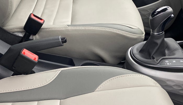 2020 Hyundai GRAND I10 NIOS SPORTZ 1.2 AT, Petrol, Automatic, 8,143 km, Gear Lever