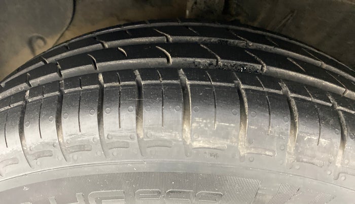 2020 Hyundai GRAND I10 NIOS SPORTZ 1.2 AT, Petrol, Automatic, 8,143 km, Left Front Tyre Tread