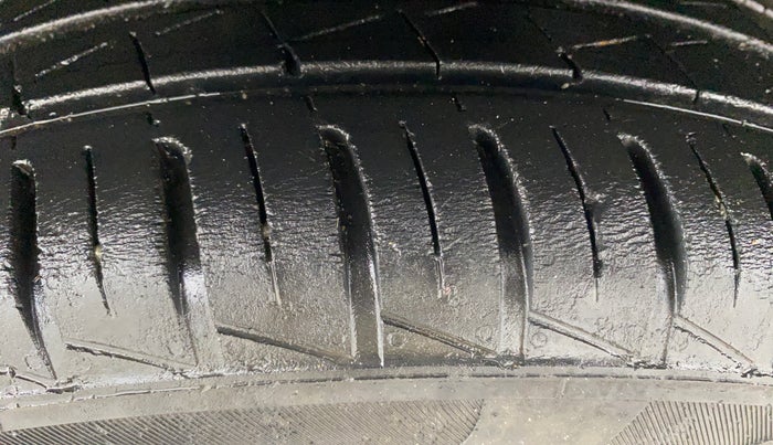 2023 Renault Kwid RXL 1.0 (O), Petrol, Manual, 15,885 km, Left Front Tyre Tread