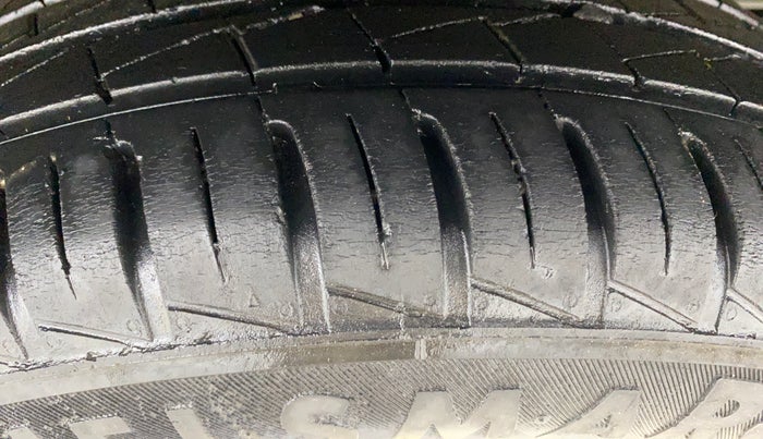 2023 Renault Kwid RXL 1.0 (O), Petrol, Manual, 15,885 km, Left Rear Tyre Tread