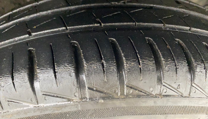 2023 Renault Kwid RXL 1.0 (O), Petrol, Manual, 15,885 km, Right Front Tyre Tread