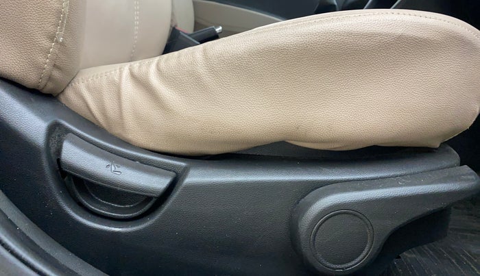 2018 Hyundai Grand i10 ASTA 1.2 KAPPA VTVT, Petrol, Manual, 67,500 km, Driver Side Adjustment Panel