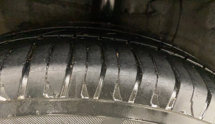 2018 Hyundai Grand i10 ASTA 1.2 KAPPA VTVT, Petrol, Manual, 67,500 km, Right Rear Tyre Tread