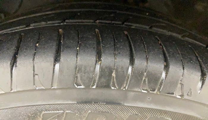 2018 Hyundai Grand i10 ASTA 1.2 KAPPA VTVT, Petrol, Manual, 67,500 km, Left Front Tyre Tread