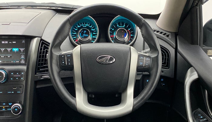 2017 Mahindra XUV500 W10 AT FWD, Diesel, Automatic, 25,600 km, Steering Wheel Close Up