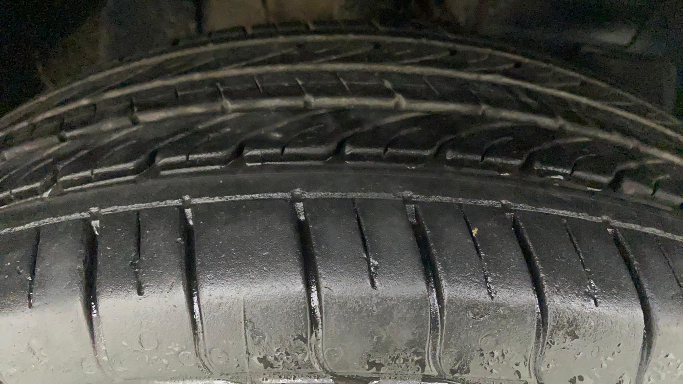 2022 Tata PUNCH CREATIVE  AMT, Petrol, Automatic, 11,793 km, Right Front Tyre Tread