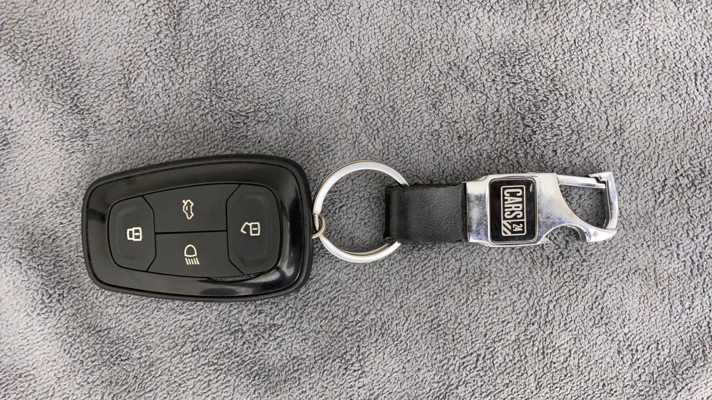 2022 Tata PUNCH CREATIVE  AMT, Petrol, Automatic, 11,793 km, Key Close Up