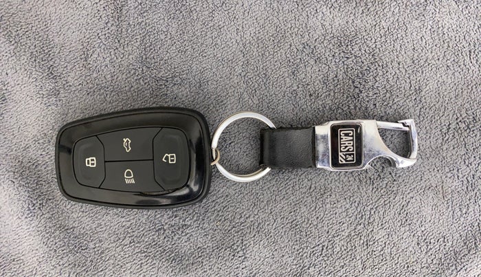 2022 Tata PUNCH CREATIVE  AMT, Petrol, Automatic, 11,793 km, Key Close Up